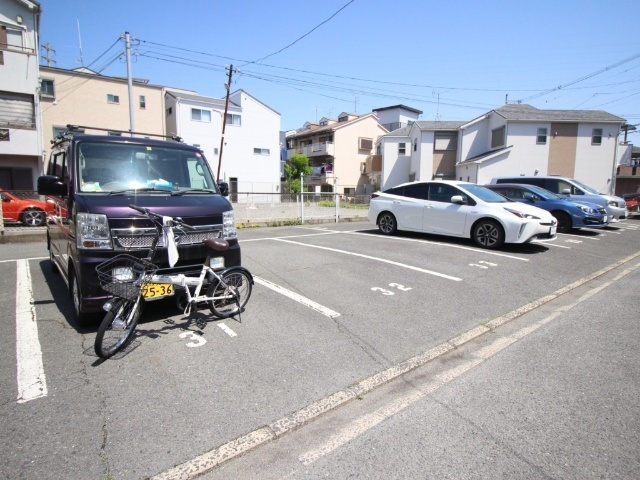 【シティライフ柳の駐車場】