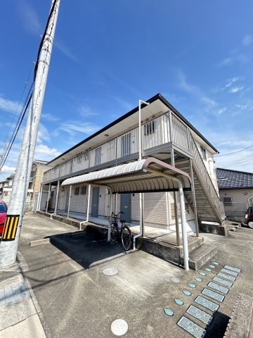 常滑市虹の丘のアパートの建物外観