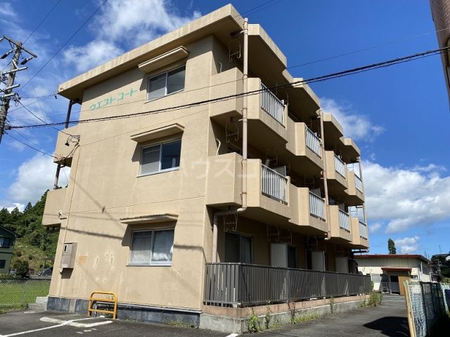 菊川市西方のマンションの建物外観