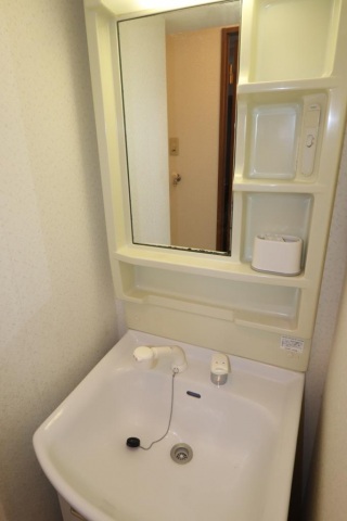 洗面設備　建物内の別のお部屋です