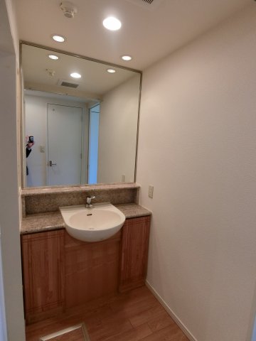 洗面設備　詳細は、RISUMO江坂本店→06-6155-7137まで♪