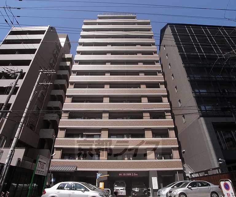 京都市中京区船屋町のマンションの建物外観