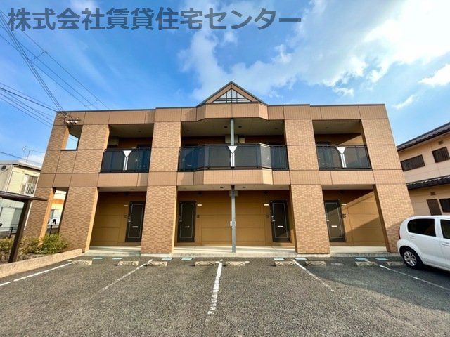 和歌山市本脇のアパートの建物外観