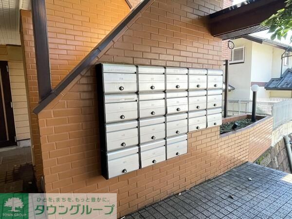 【大和市福田のアパートのエントランス】