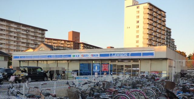 コンビニ　ローソン 伏見向島駅前店（コンビニ）まで498m