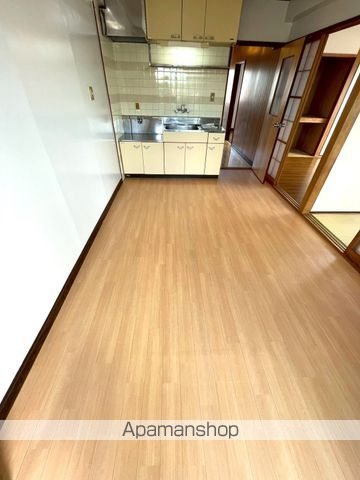 日高ビルの居間写真