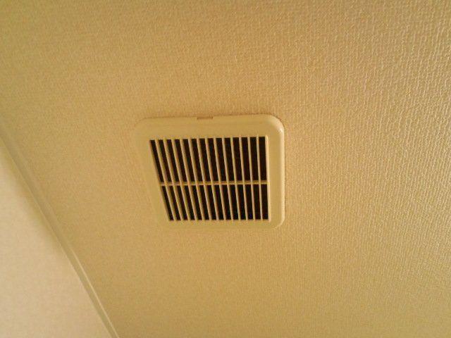 居室・リビング　換気扇