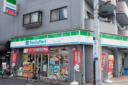 コンビニ　ファミリーマート 荒川六丁目店（コンビニ）まで449m