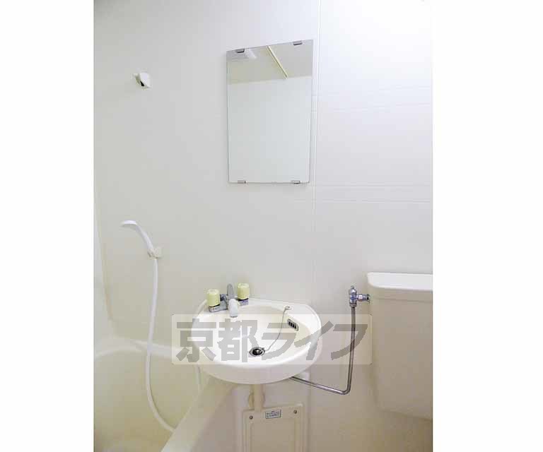 洗面設備　ユニットバスの洗面台です。