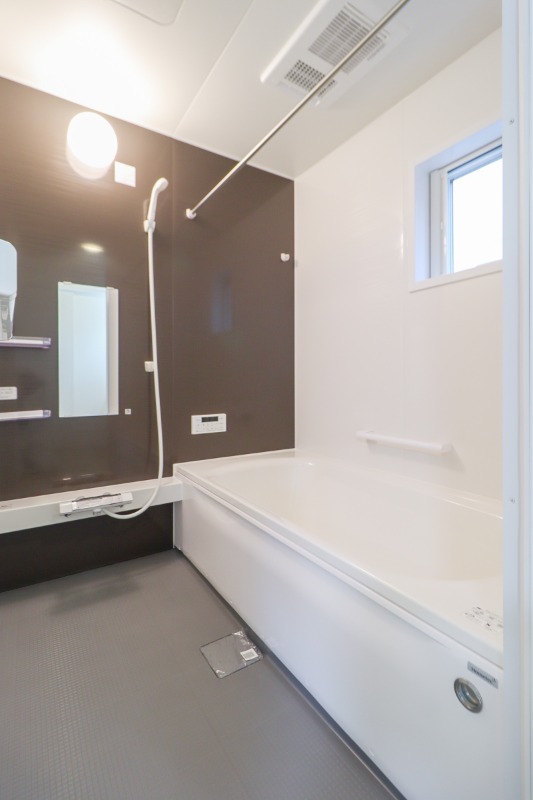 バス・シャワールーム　図面と現状に相違がある場合には現状を優先