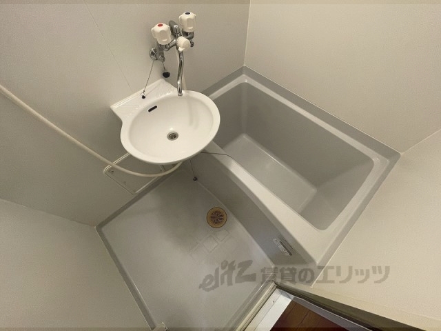 バス・シャワールーム　バス