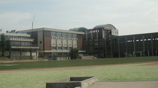 高校・高専　同志社香里高等学校（高校・高専）まで2176m