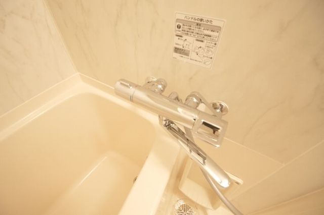 バス・シャワールーム　混合水栓