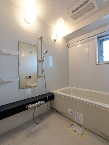 バス・シャワールーム　※別部屋参考写真