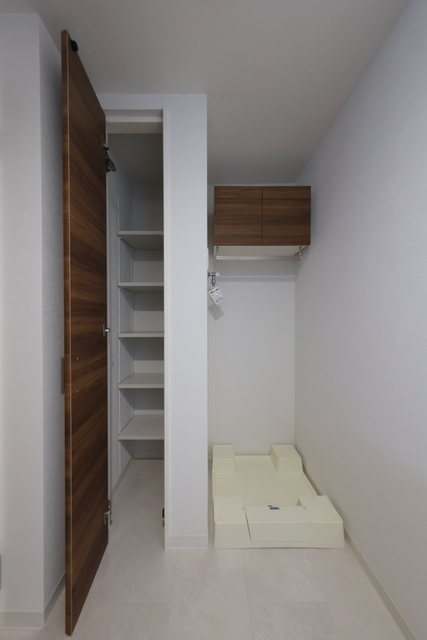 収納　洗濯機置き場