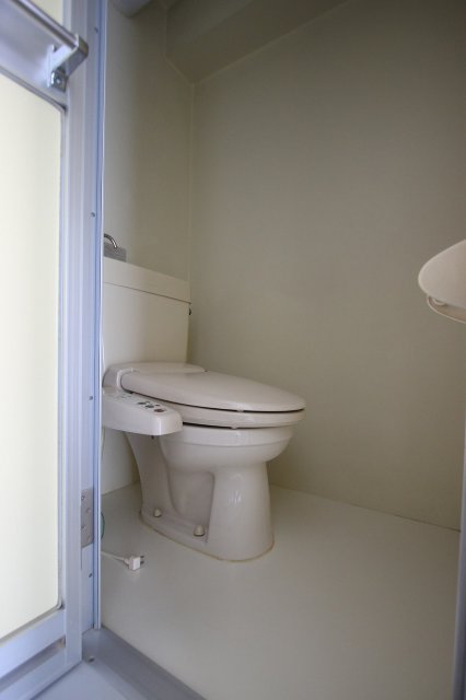 トイレ　同物件、別号室のものです。