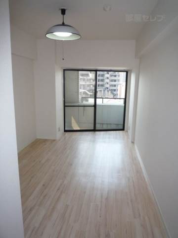 居室・リビング　南向きで日当り良好