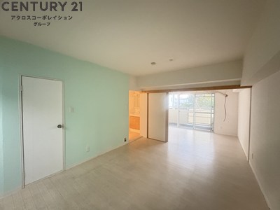 居室・リビング　エアコン付きなので、初期費用抑えたい方にもおすすめです◎