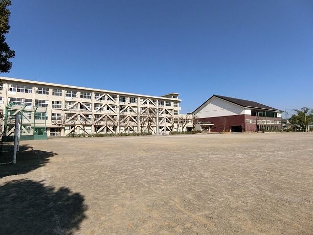 小学校　興文小学校（小学校）まで850m