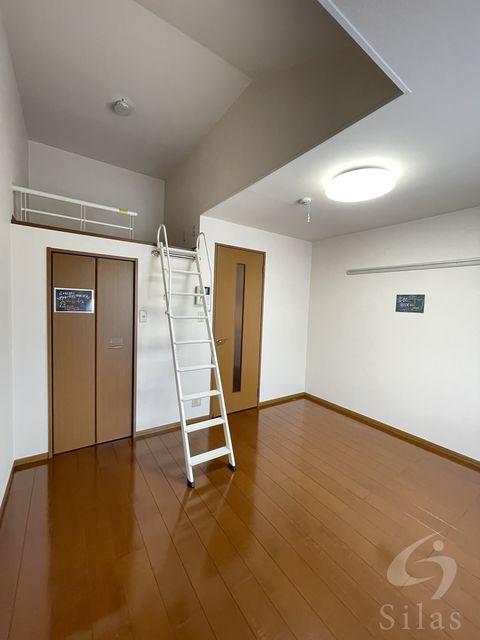 居室・リビング　反転タイプ