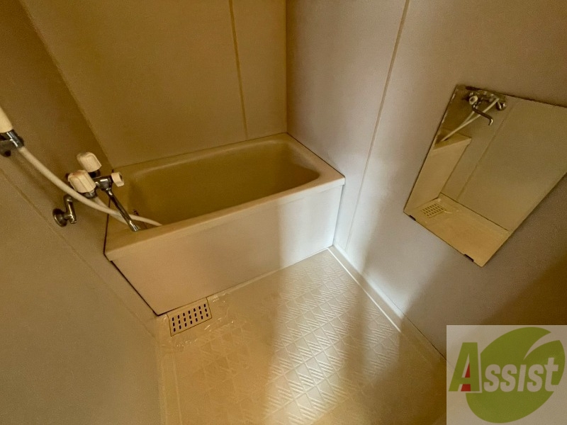 バス・シャワールーム　お風呂になります。一日の疲れを癒してくださいね。