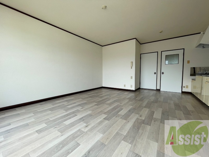 居室・リビング　広くてきれいなリビングです！快適に過ごせそうですね。