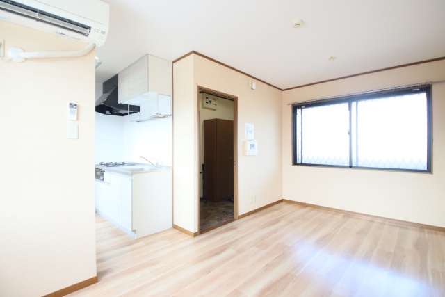 居室・リビング　別部屋の写真です。※現状優先