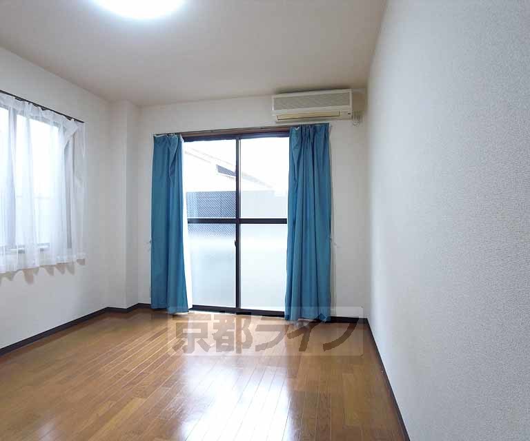 居室・リビング　きれいなお部屋です。