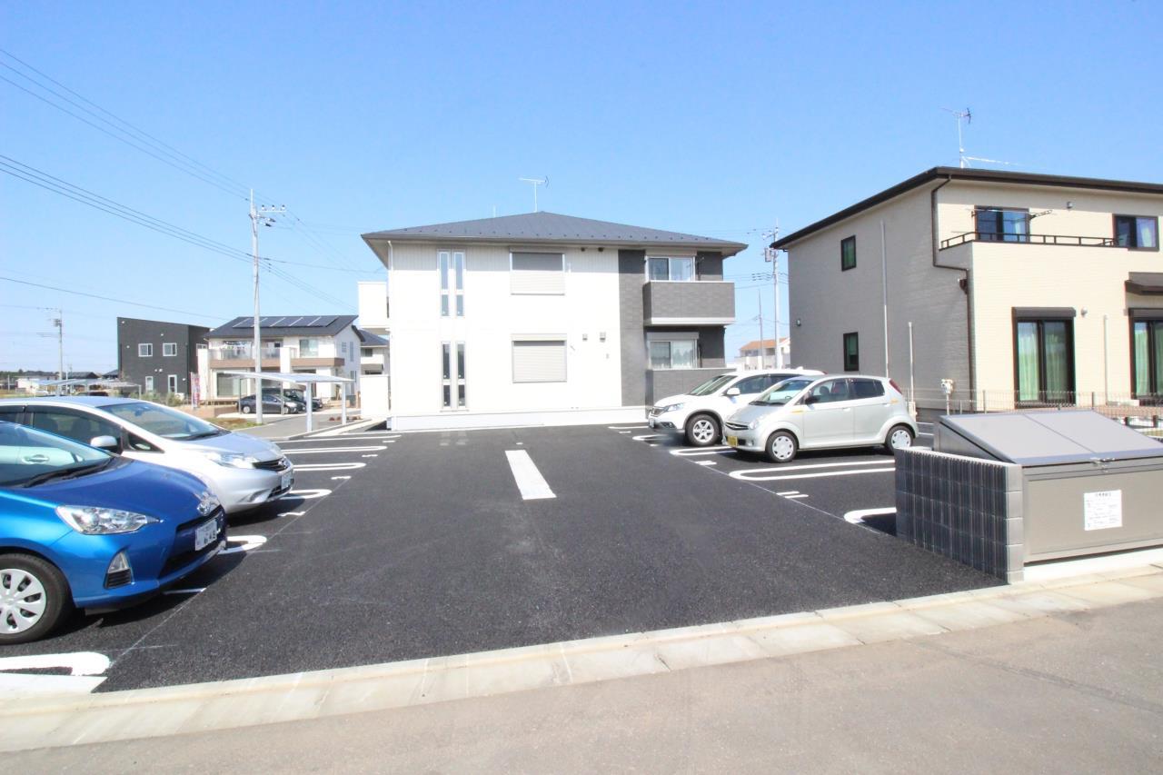 駐車場　駐車場