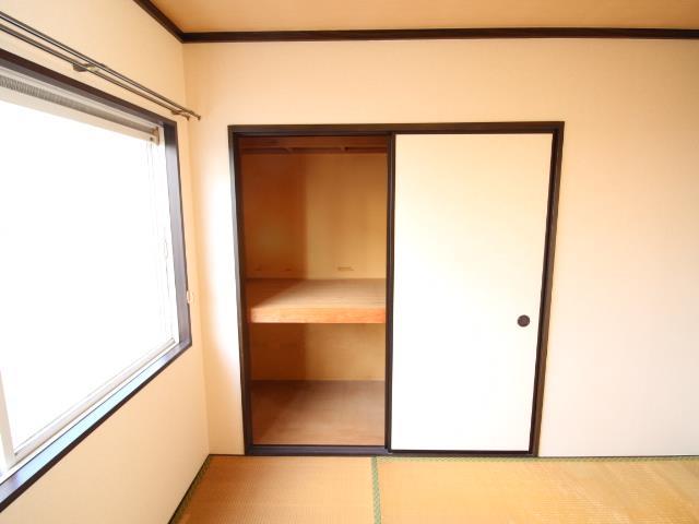 収納　押し入れ収納です