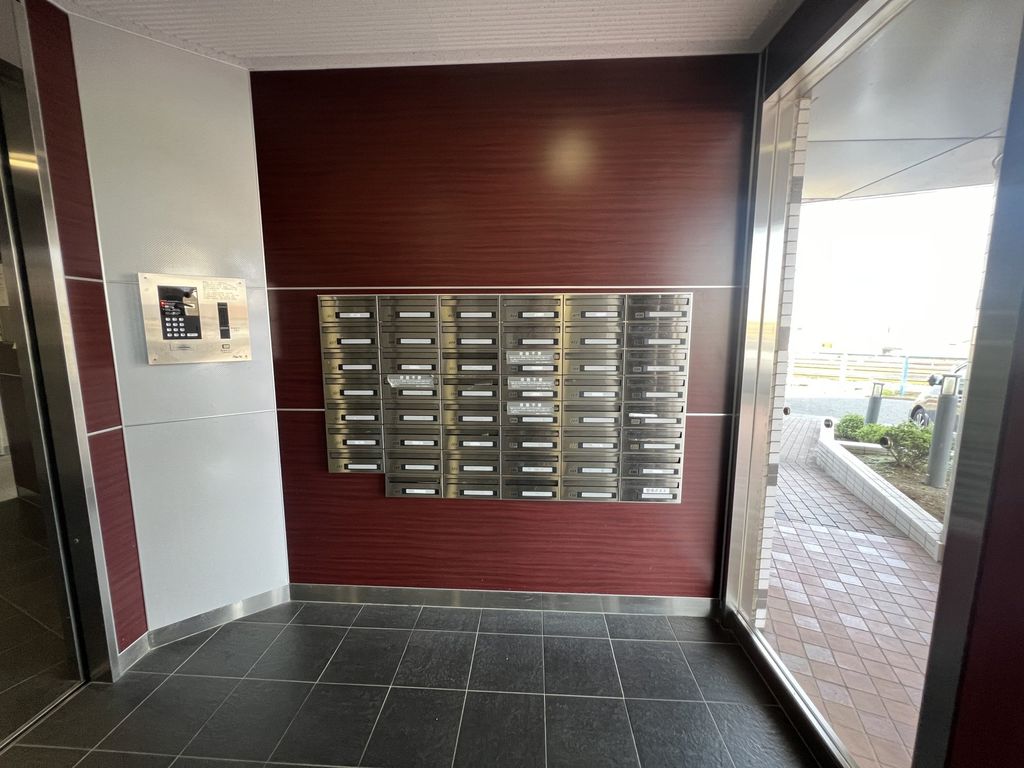 ロビー　フロントオートロック