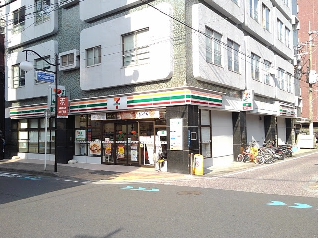 コンビニ　セブンイレブン鹿児島山之口町店（コンビニ）まで298m