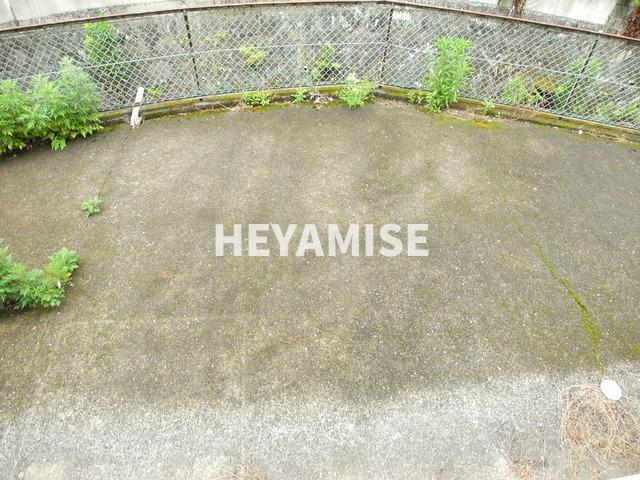 バルコニー　1階は庭付きです