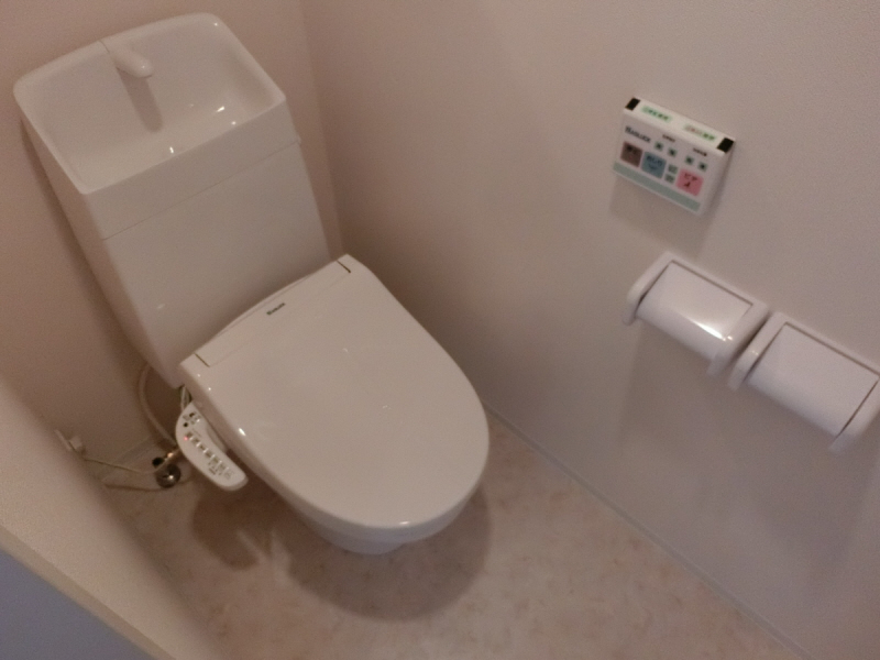 トイレ　※同メーカーイメージ