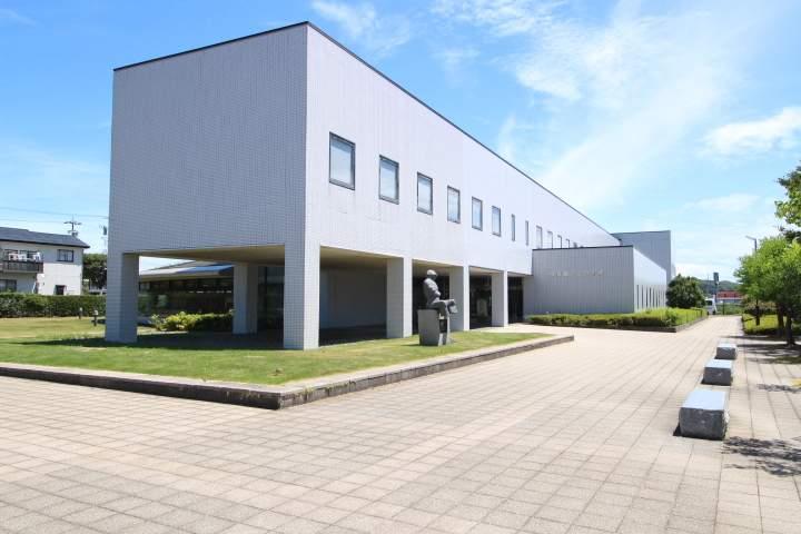 図書館　御前崎市立図書館アスパル（図書館）まで679m