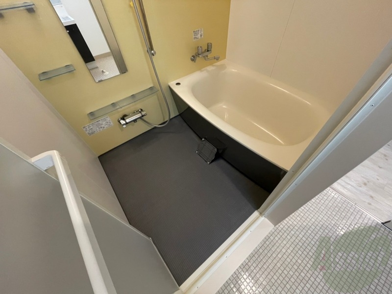 バス・シャワールーム　お風呂になります。一日の疲れを癒してくださいね。