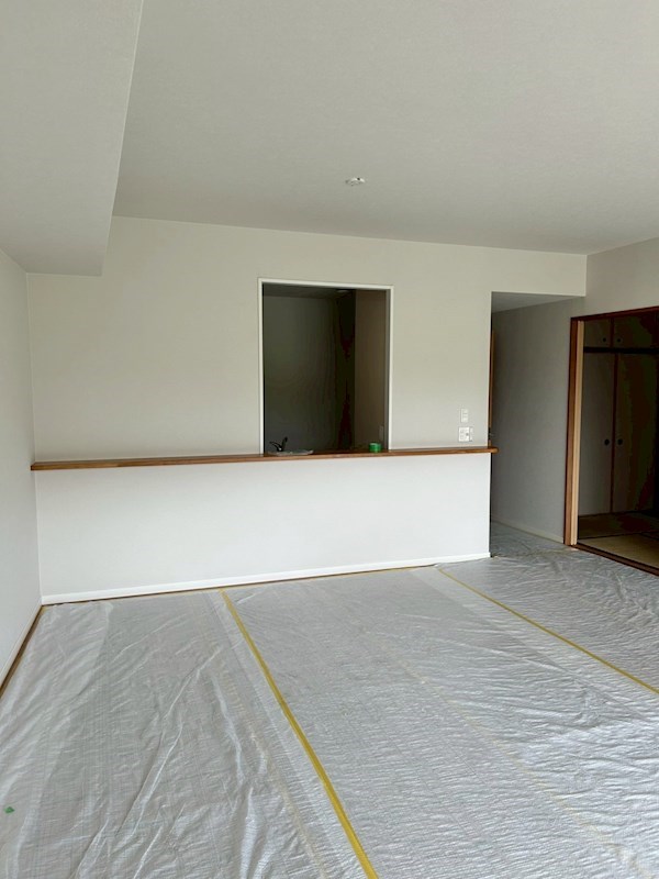 居室・リビング　別号室の参考写真となります。