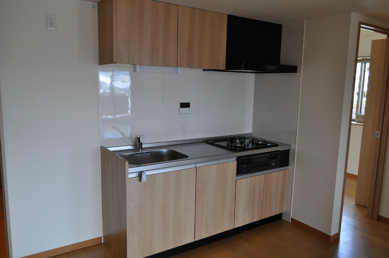 キッチン　3口システムガスキチン(グリル付)でｓ。