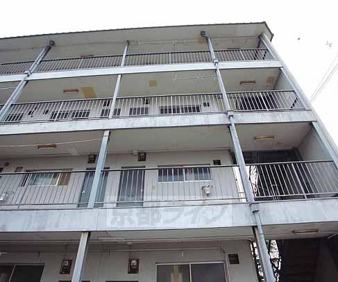 エントランス　４階建て