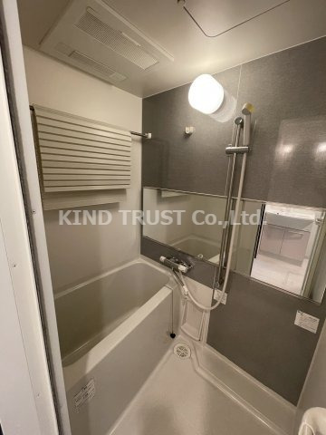 バス・シャワールーム　コンパクトで使いやすいお風呂です