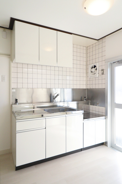 キッチン　コンパクトで使い勝手の良いキッチン