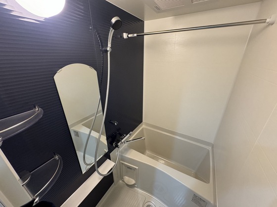 バス・シャワールーム　※別部屋の写真です