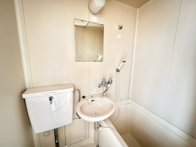 バス・シャワールーム　お風呂です