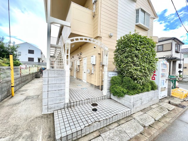 エントランス　ゆとりのあるエントランスです