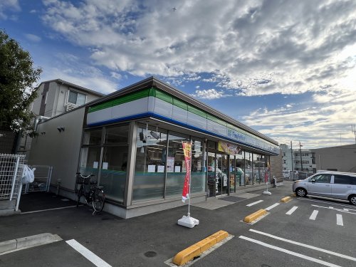 コンビニ　ファミリーマート 四街道小学校前店（コンビニ）まで706m