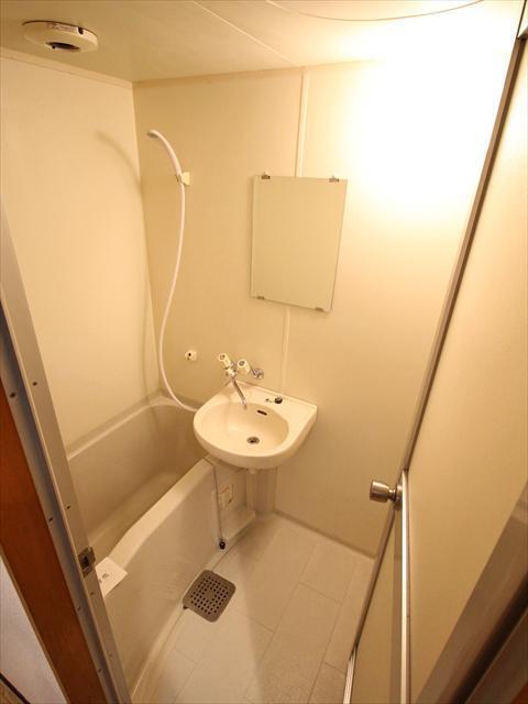 バス・シャワールーム　松山市萱町　カドタパレス　浴室