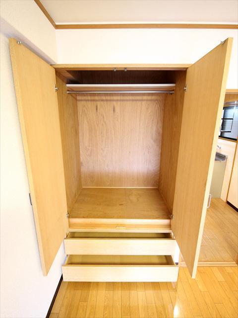 収納　松山市萱町　カドタパレス　収納