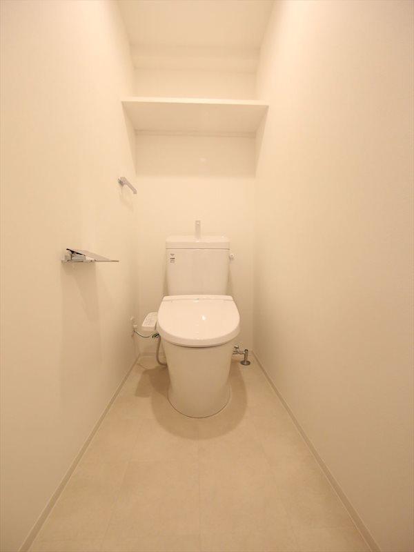 トイレ　温水洗浄暖房便座付トイレ