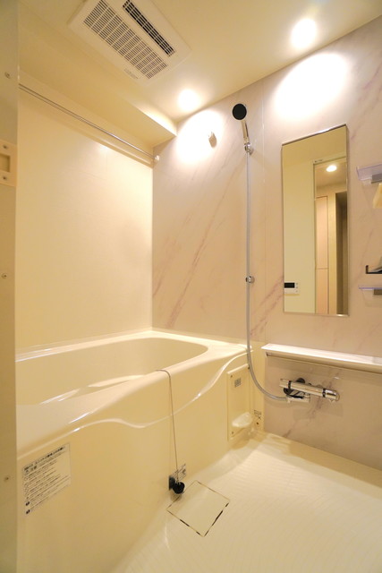 バス・シャワールーム　※写真は同タイプ住戸です。