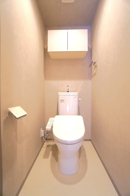 トイレ　※写真は同タイプ住戸です。